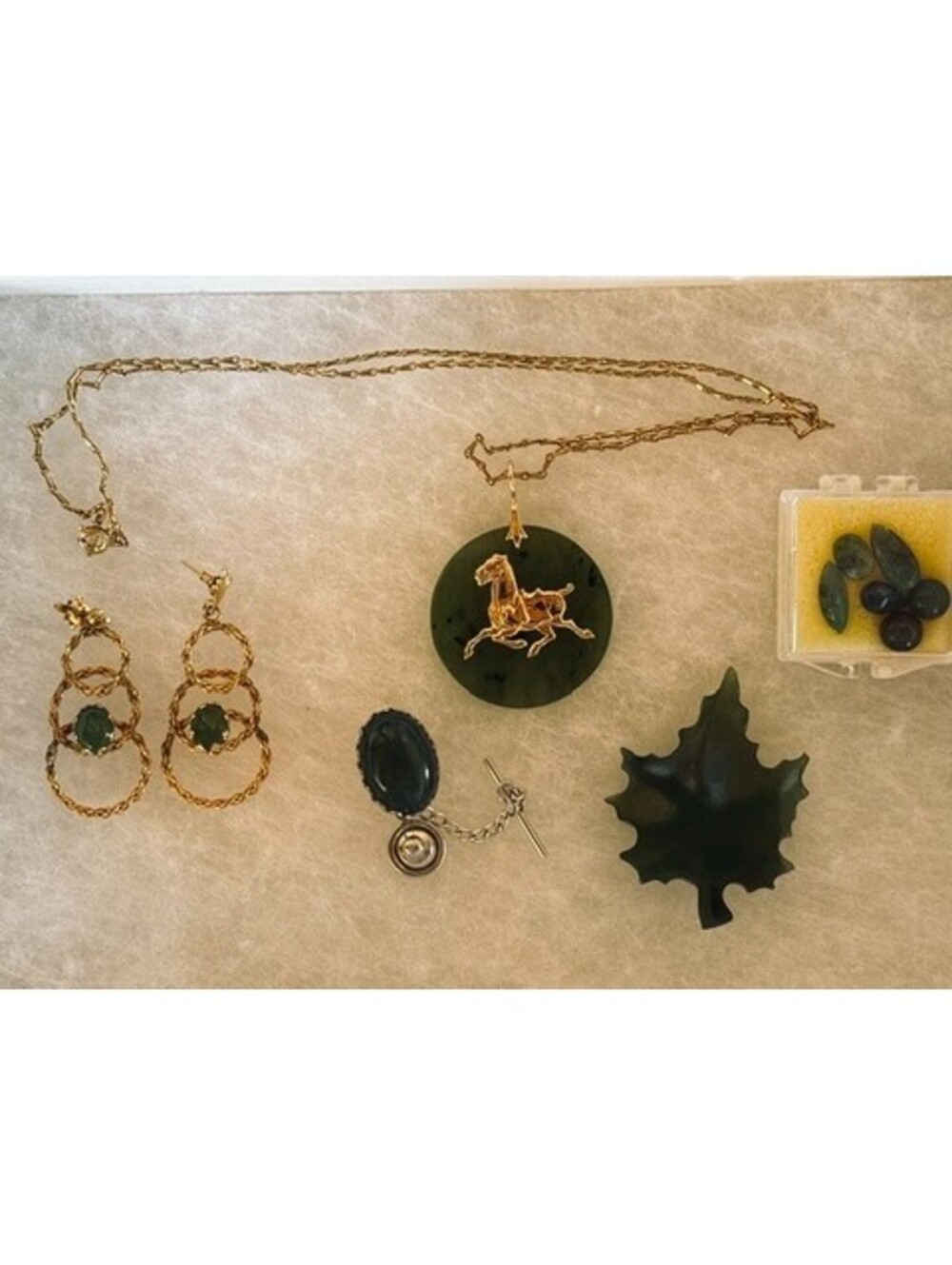 Vintage Canadian Nephrite Jade Jewelry. Horse Pendant Leaf Brooch Earrings Gem